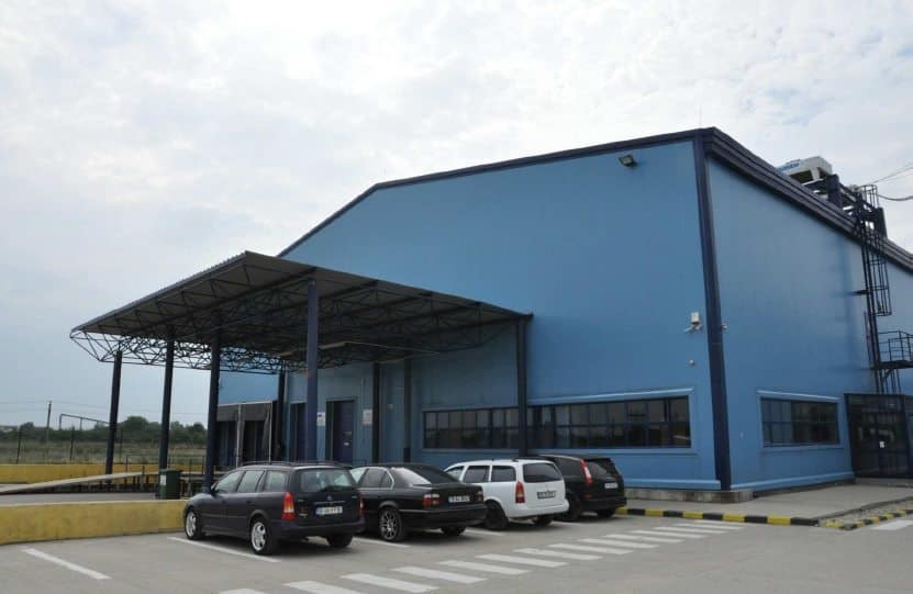 Unul din cele patru depozite ale parcului industrial Innovation Park Bragadiru - vedere din exterior.